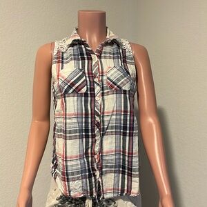 XS WESTPORT SHORT SLEEVE FLANNEL W/LACE ACCENTS